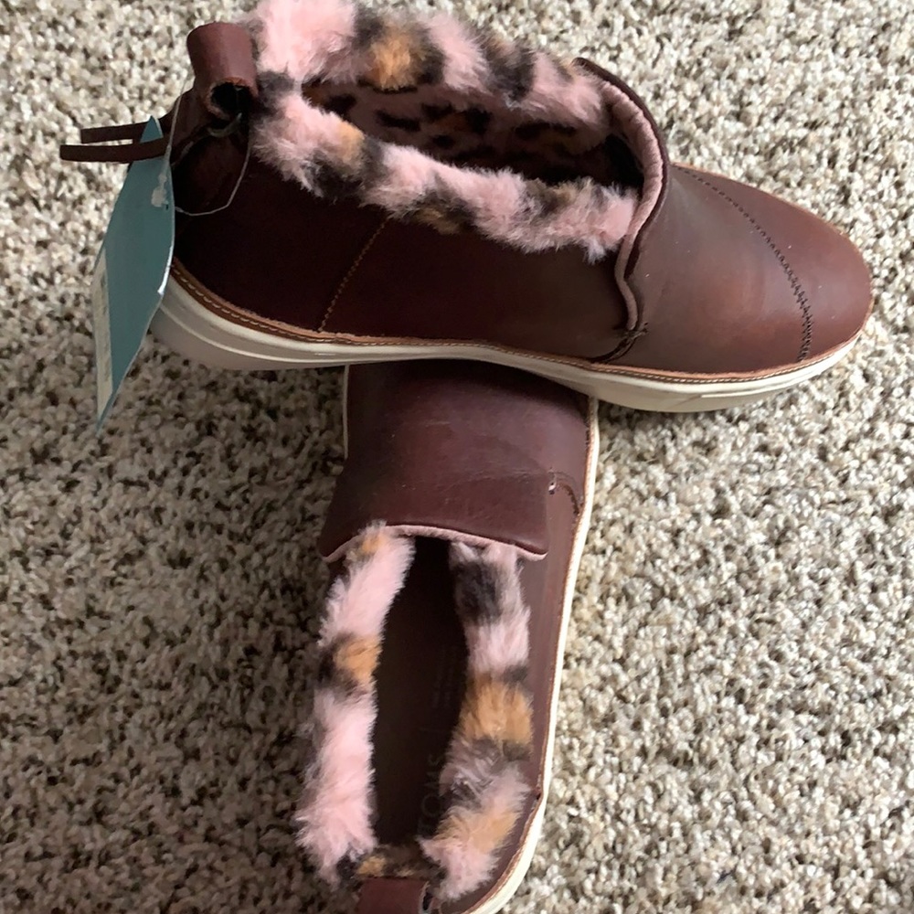Toms